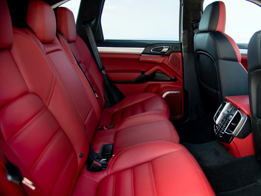  Porsche Cayenne Turbo 2014 года  (фото 6 из 6)